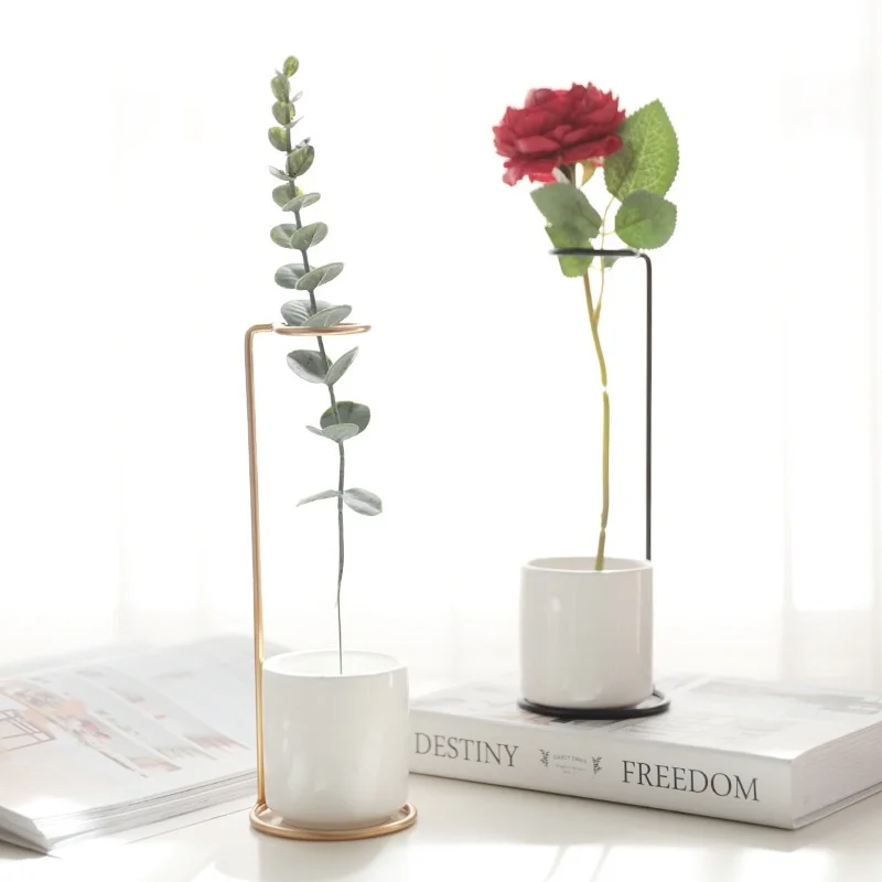 

Nordic Light luxury ins flower arrangement ceramic bottle iron home hydroponic dry flower arrangement simple flower arrangement