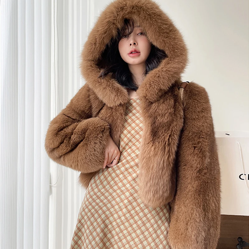 Женское короткое пальто из натурального Лисьего меха многоцветное импортного