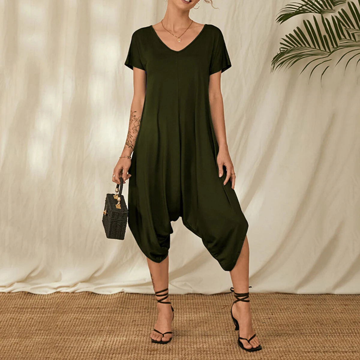 Yeezzi Summer Female Causal Loose Jumpsuit 3 Colors V-Neck Short Sleeves Solid Color Fitness Wide Leg Rompers for Women 2022 New