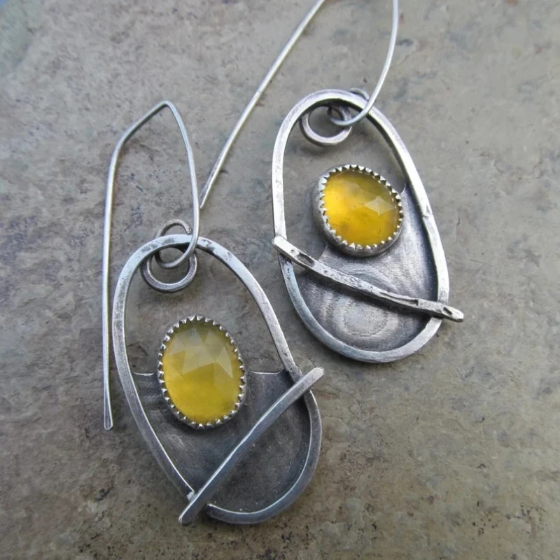 

Tribe Oval Inlaid Yellow Stone Earrings Vintage Ethnic Silver Color Old Metal Handcarved Personality Dangle Earrings for Women