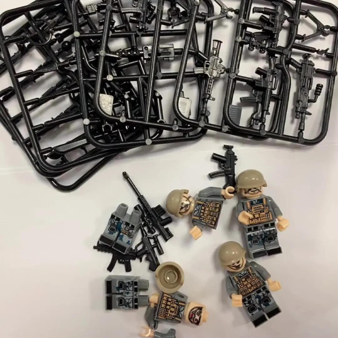 

700Pcs 6 IN 2 SWAT Transport Aircraft Building Blocks Land And Sea Military Helicopters Armored Car Warship Model Assembling Toy