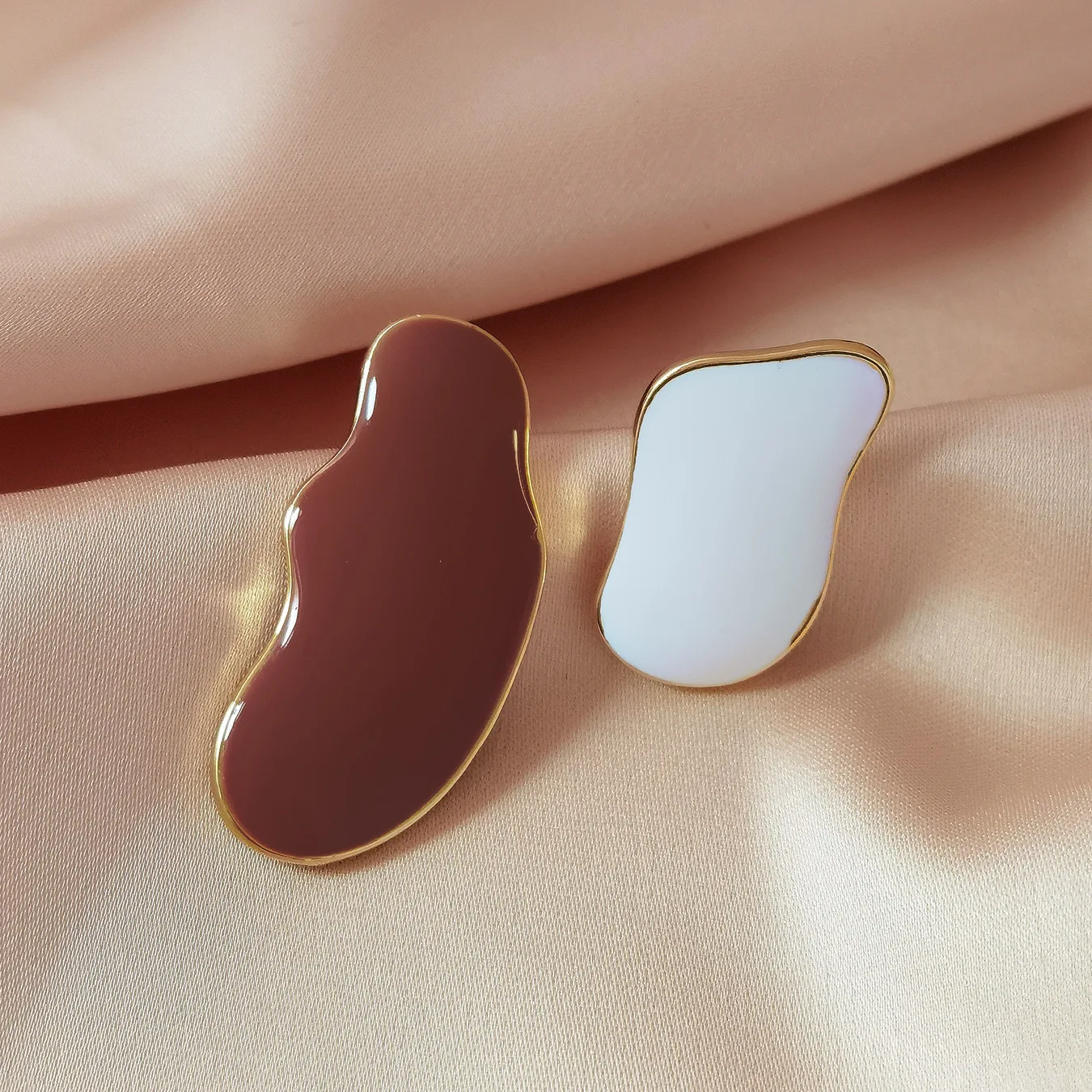 

INS Morandi Color Drop Glaze Vintage Irregular Asymmetrical Earring Stud Women's Earring Young Girl Japan Korean Fashion Jewelry