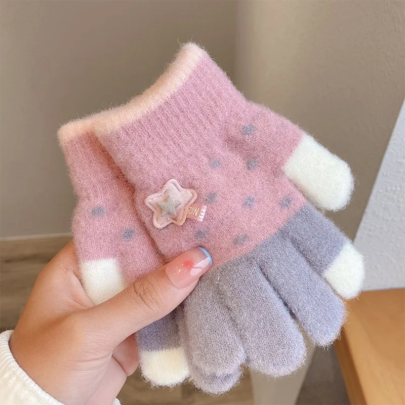 Рисунок 3 - Зимние перчатки для девочек варежки