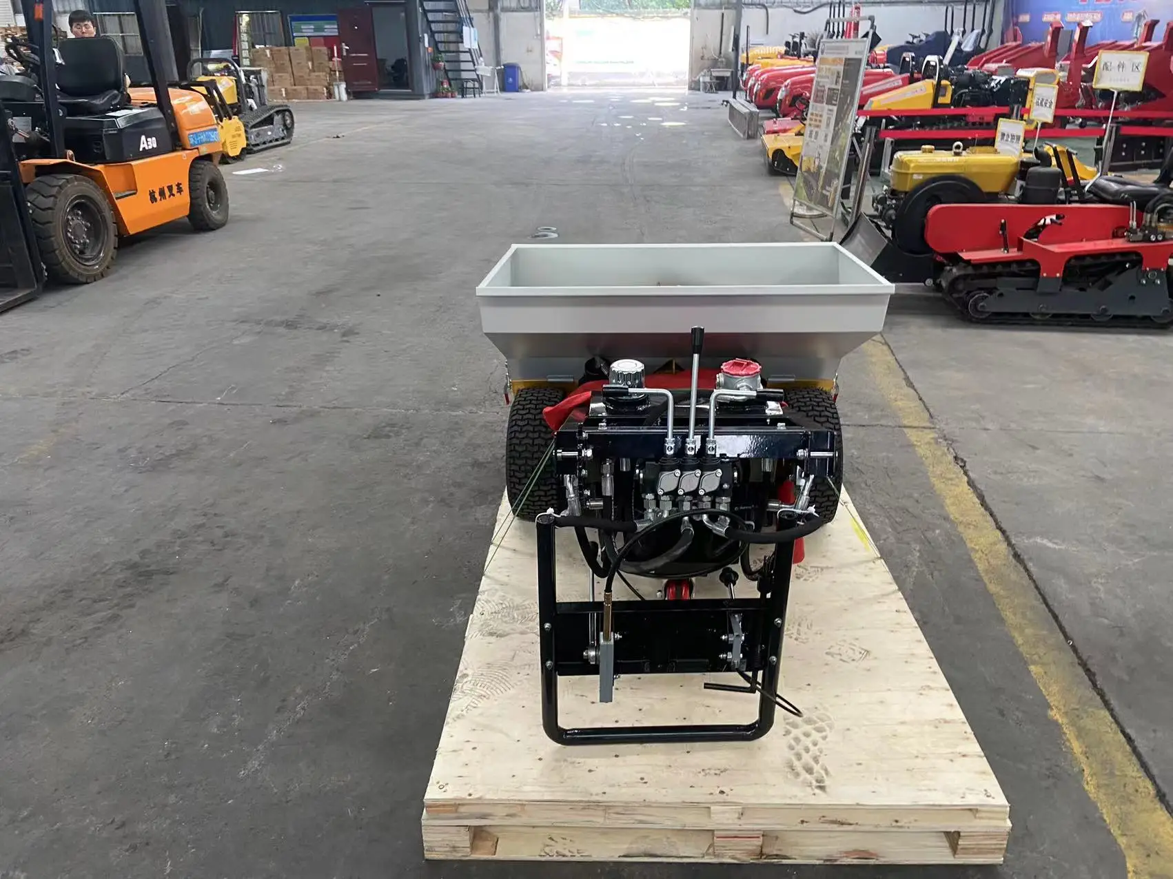 DYNAPAC S100 инженерное оборудование дешевый асфальтоукладчик на продажу |