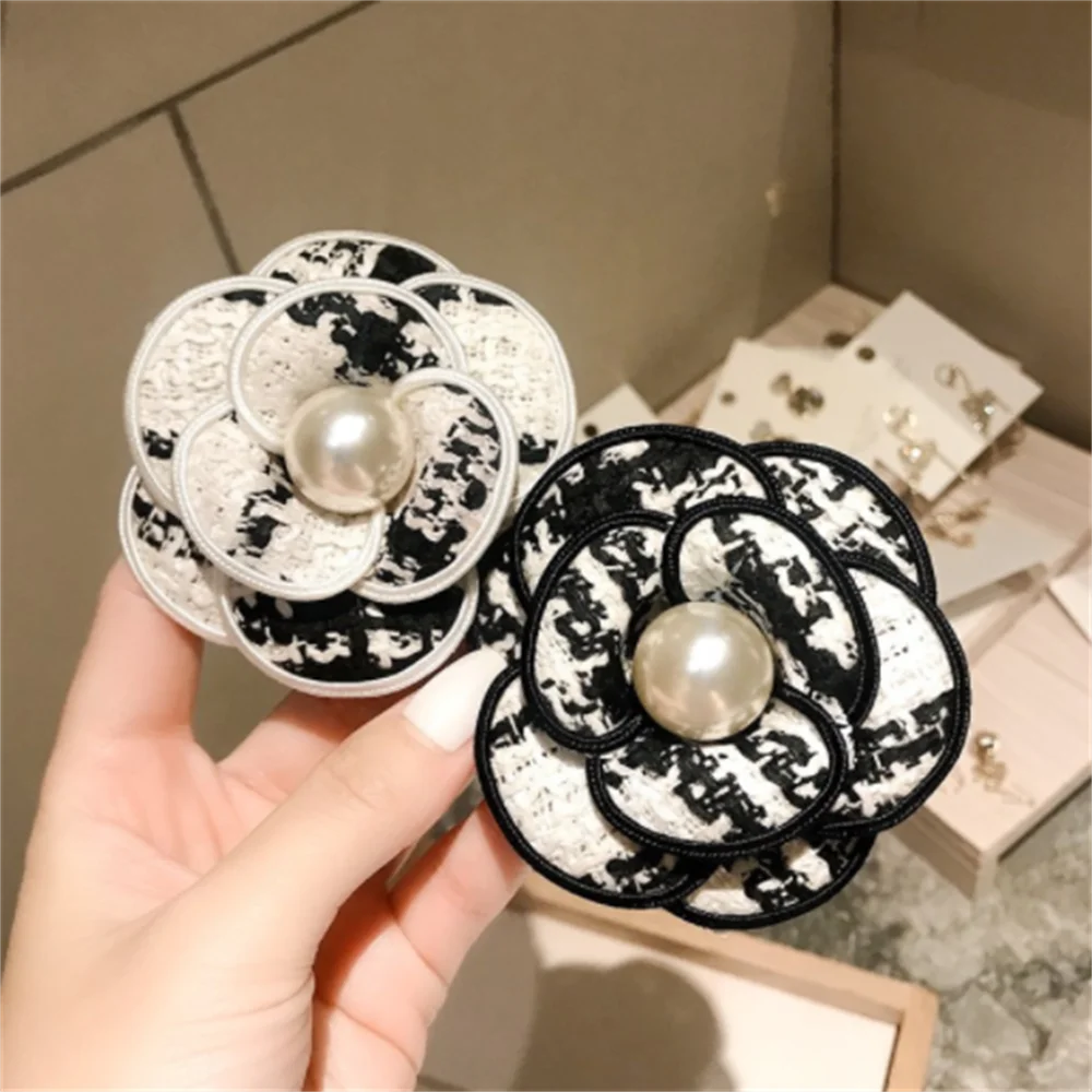 Elegant Pearl Camellia Flower Brooches For Women Lady Exquisite Wedding Party Corsage Plaid Fashion Vintage Badges Pins Gifts
