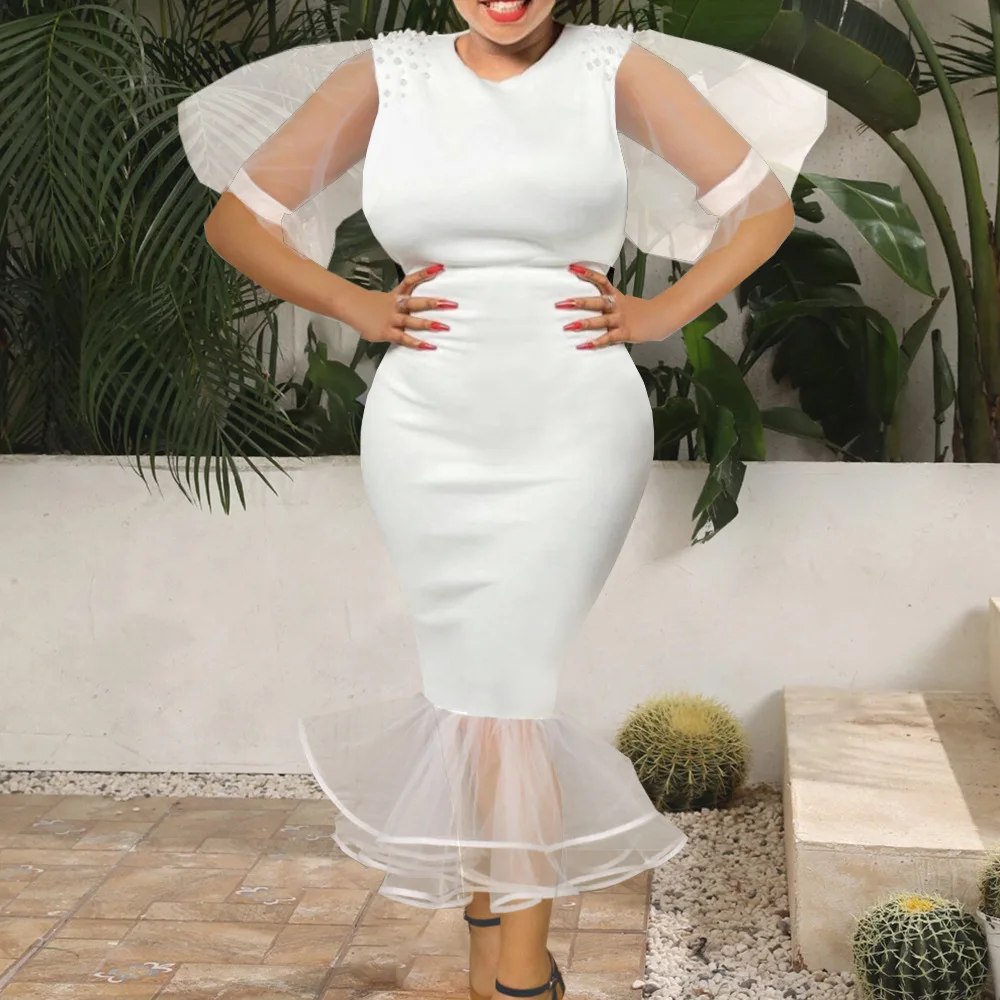 

Белое Облегающее платье с рукавами-фонариками, круглым вырезом и бусинами