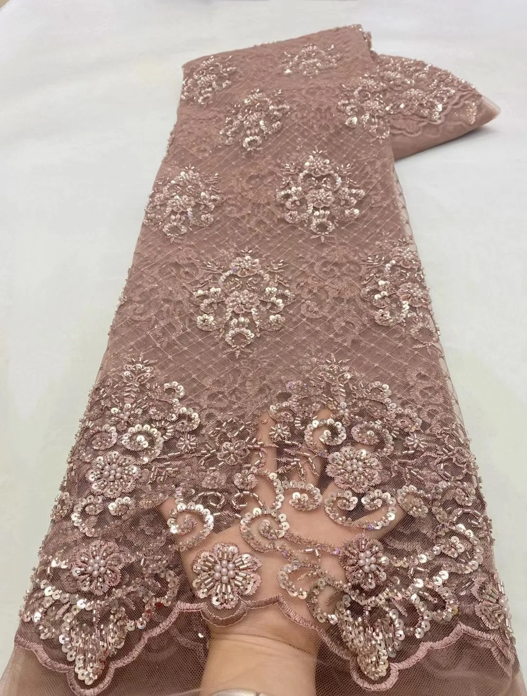 

2022 Новое поступление Нигерия тяжелые кружева ручной работы из бисера африканская Высококачественная Роскошная ткань с блестками для сваде...