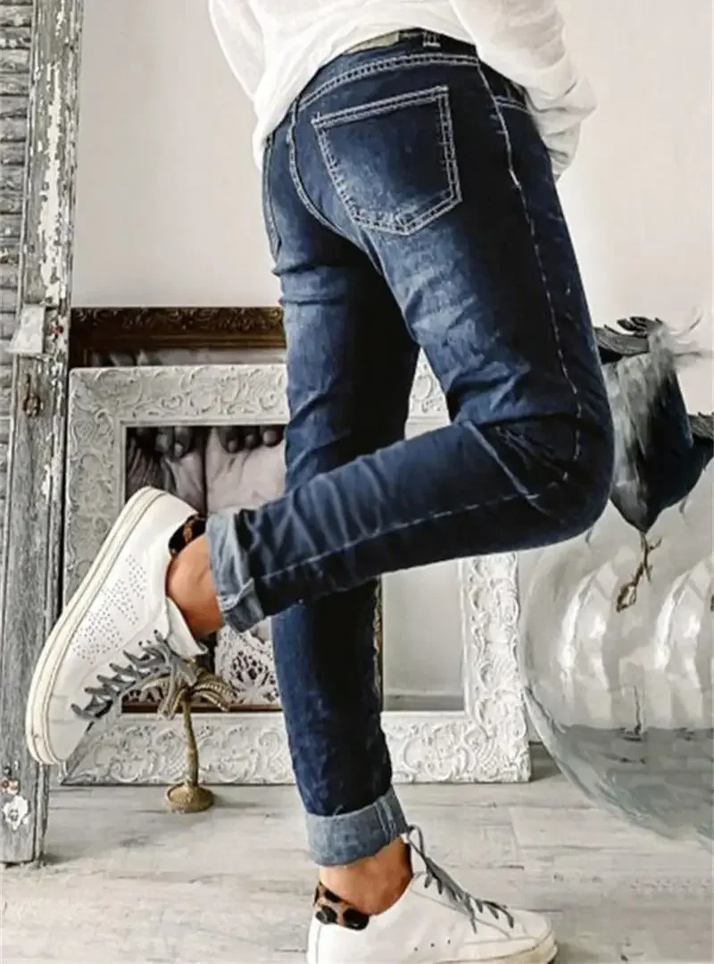 Рисунок 6 - Винтажные однобортные женские джинсы со средней талией