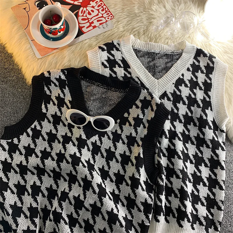 

Men's Houndstooth Sweater Vest Sleeveless V Neck Casual Rib Knit Vest Mens Clothing Waistcoat Pullover Top Korean Clothes Unisex
