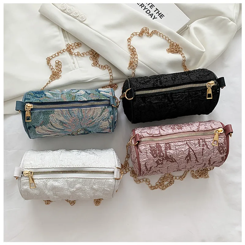 

2022 New Trendy Chain Messenger Bag Shoulder Armpit Cylinder Bag French Niche Design Bag Women's Summer All-match Accessories
