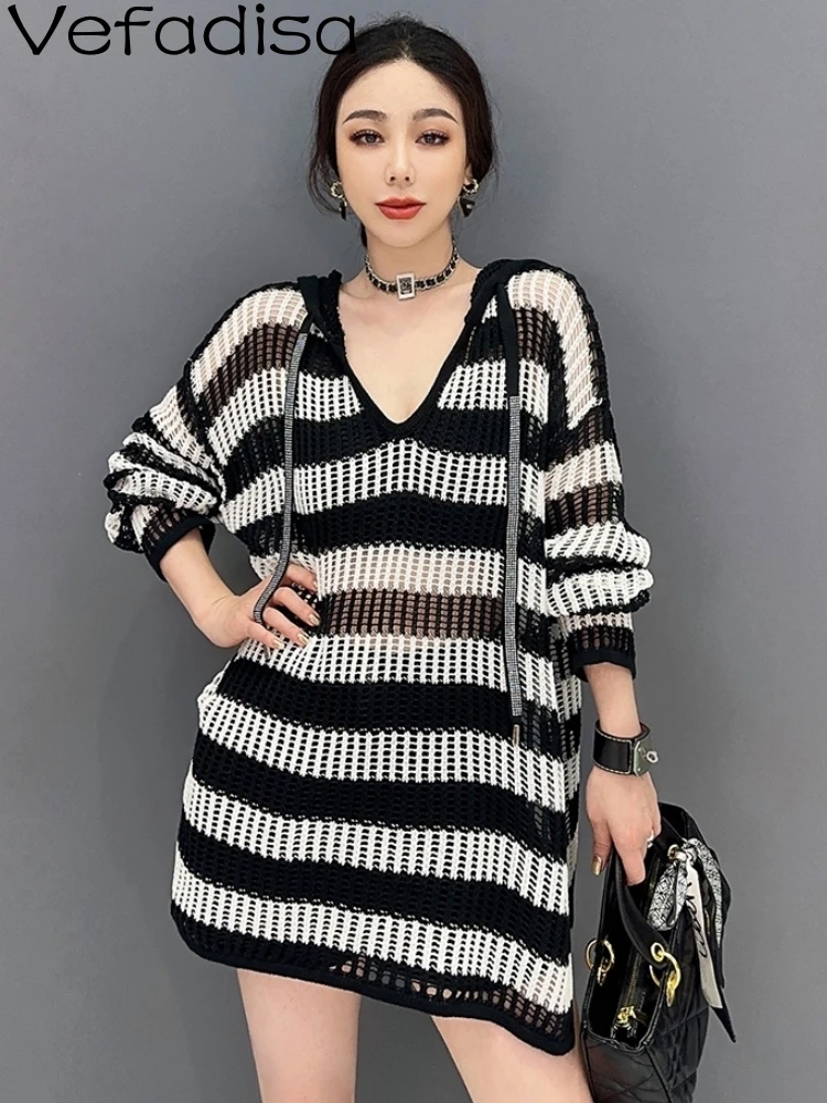 

Vefadisa2023 Summer New Women Sunscreen Outfit Hooded Slim Casual T-shirt Fashion Personalized Trendy Girl Hollow Out Top ZY1592