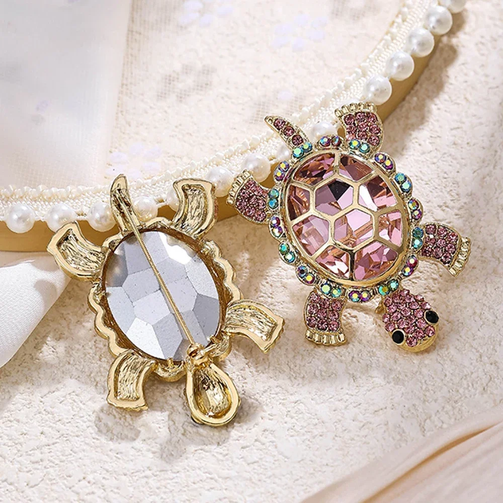 Брошь в виде черепахи