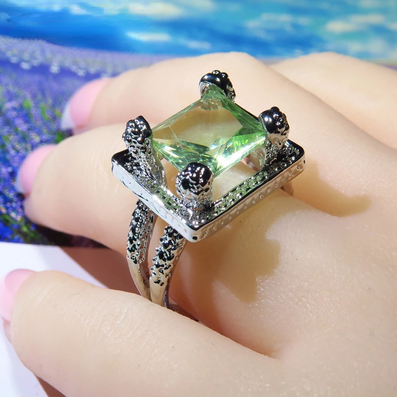 

Fashion platinum plated inlaid high transparency rectangular fresh emerald zircon ring wedding engagement gift