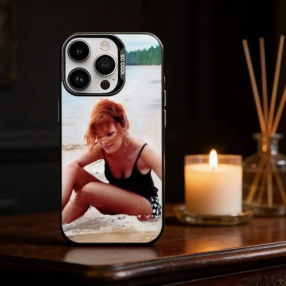 Чехол M-Mylene Farmer California для iPhone 17 16 15 14 13 12 11 Pro Max Plus, серебристый матовый черный (art.: 3920da2d2c56e) - 3920da2d2c56e