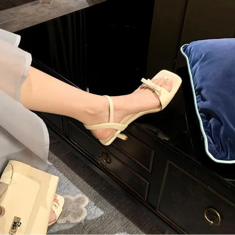 

2022 new summer lady style bows literal square head high heels open toe fashion outer wear slippers summer Summer Slippers