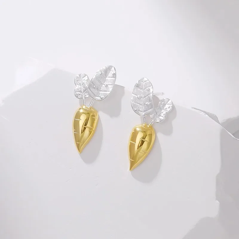 

Женские серьги-гвоздики из серебра 925 пробы