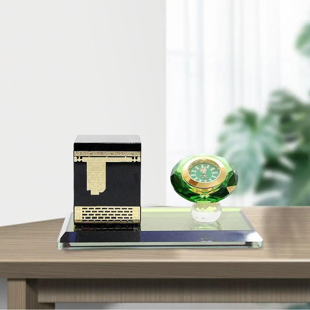 

Миниатюрные часы для украшения дома