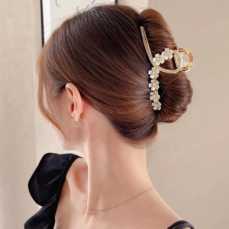 

Elegant Flower Hair Claw 2022 New Korean Luxry Crystal Hair Clips Barrette Headband Hairpin Hair Crab Fashion Hair Accessories