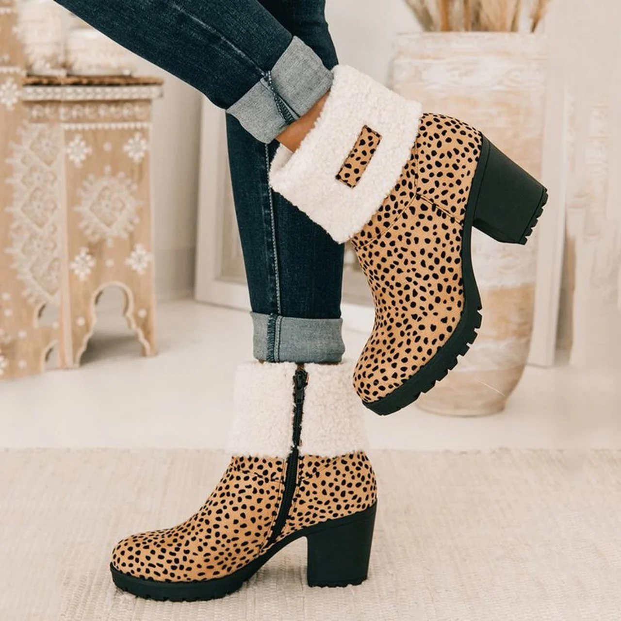 

Women's ankle boots fashion high heels autumn and winter warm fur motorcycle boots chunky heel shoes Botas De Mujer Large size