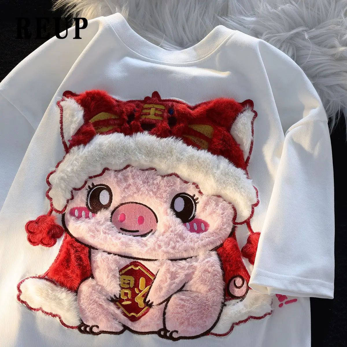 

Летняя новая трехмерная дизайнерская плюшевая футболка с вышивкой в виде Свинки с коротким рукавом японские милые повседневные рубашки для женщин