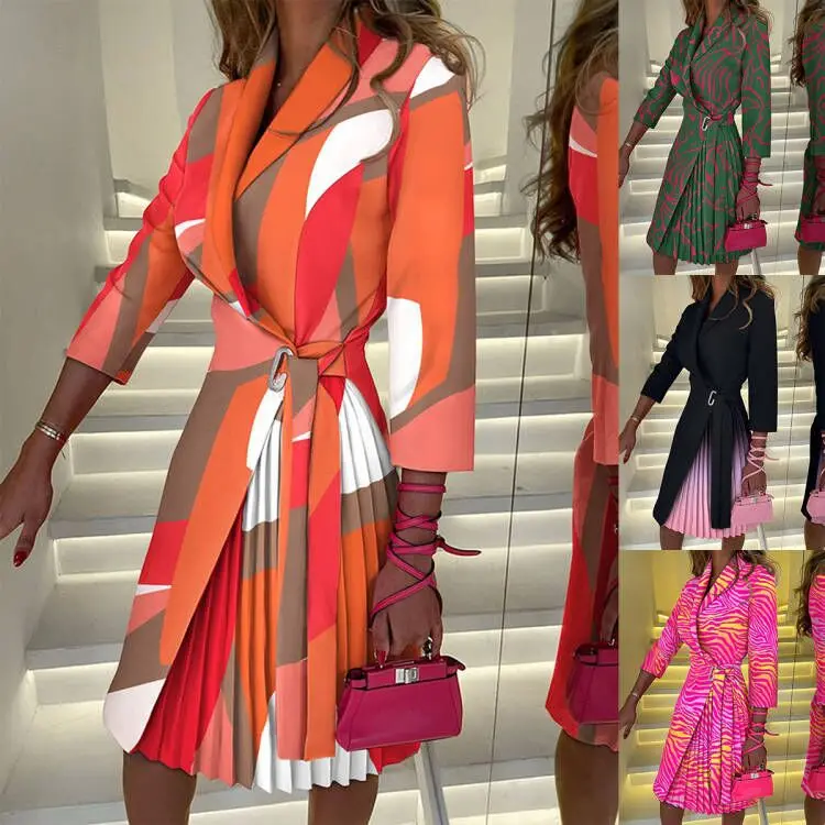 

Плиссированное Платье с V-образным вырезом, средней длины