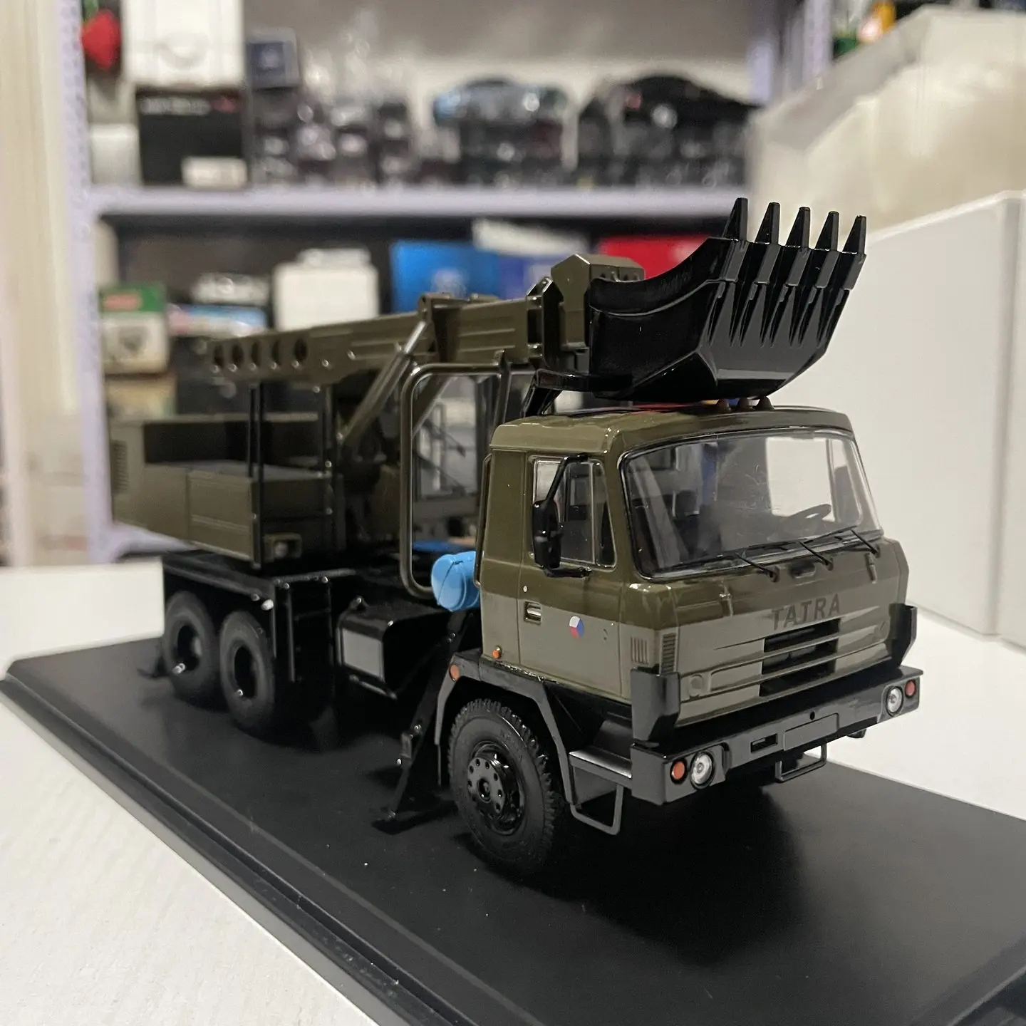 Фото Масштабная модель экскаватора Tatra 815 UDS114A из литого сплава, 1:43, классика, ностальгия, подарки для взрослых, сувенир, статическая модель для демонстрации №5