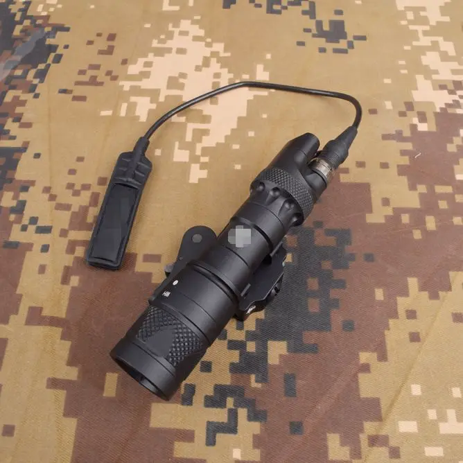 

Тактический выход света M323V, переключатель давления и светодиодный белый светильник и стробоскопический выход в соответствии с железная до...