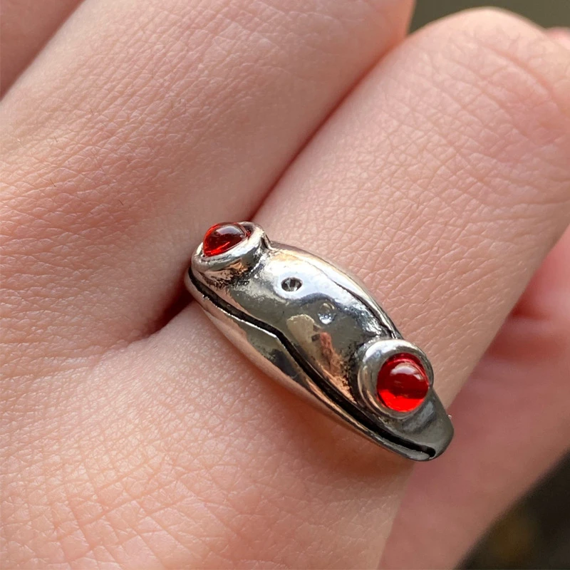 

Cute Vintage Silver Color Red Eyes Frog Rings For Women Fashion Open Metal Ring Men Retro Adjustable Punk Bijoux Girl Party Gift