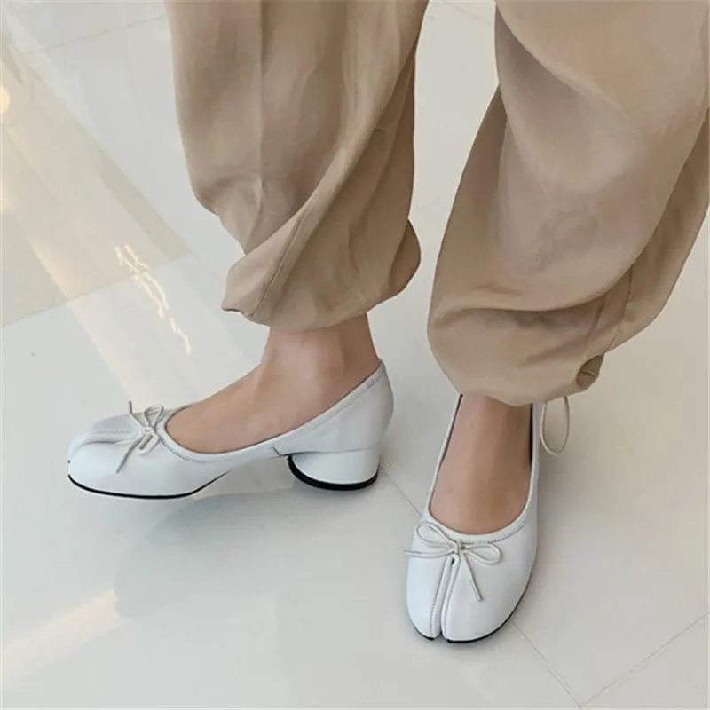 

PXELENA Celebrity Genuine Leather Split Toe Round Low Heels Shoes Women 2020 Spring New Bowknot Tabi Ninja Pig Feet Pumps Ladies