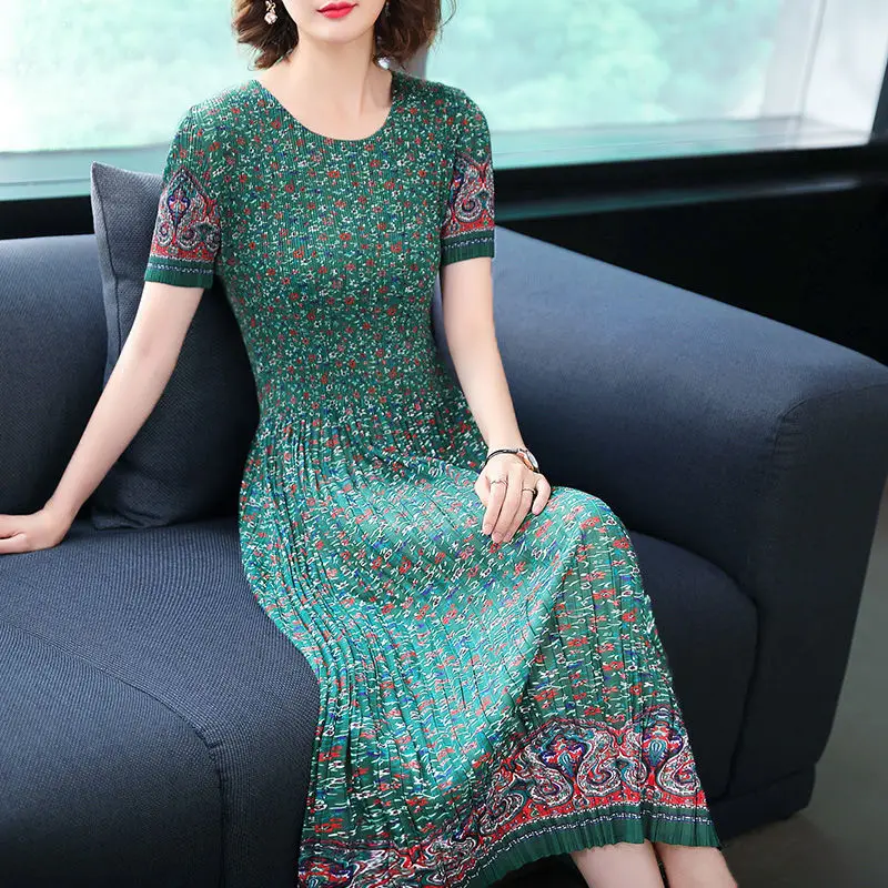 

Casual mid-length pleated skirt female 2022 summer new retro slim fit o neck short sleeve print A-line pleated dress women tops