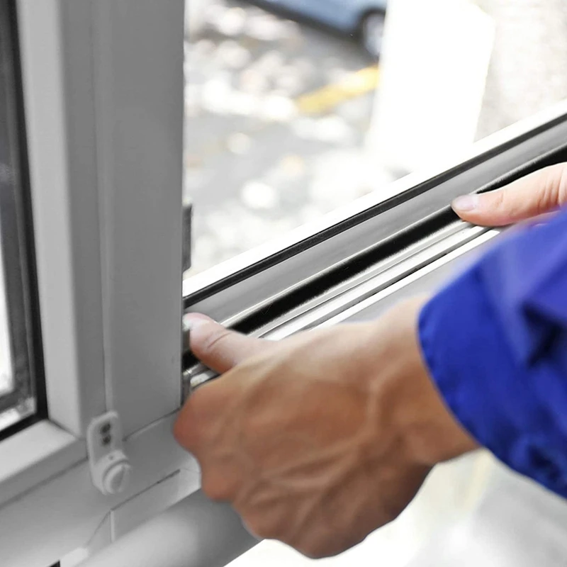 дополнительный уплотнитель для пластиковых окон. можно ли менять резинки на окнах зимой. можно ли менять резинки на окнах зимой. пластиковое окно. потрескались резинки на пластиковых окнах.