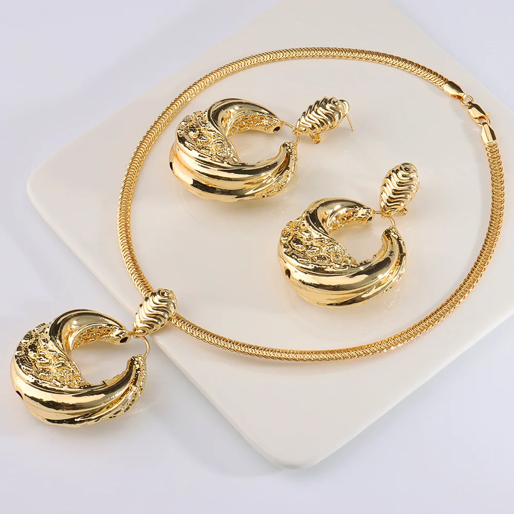 

Golden Party Jewelry Sets for Women Fashion Dubai Modern Copper Necklaces New Classical Earrings Women's Set 2 Elegant Pieces