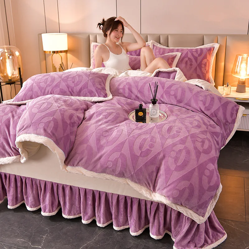 

Bedding Set Luxury Winter Warm Velvet Duvet Cover Bed Sheet and Pillowcase Thickened 3D Carved Milk Flannel Bed Skirt 4pcs Set