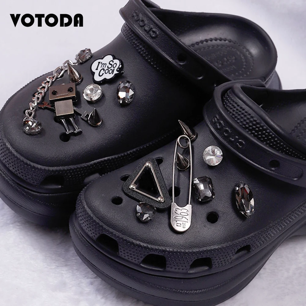 Punk Metal Robot Pin Croc Charms Rhinestones Rivet Chain Shoe Decoration Charm CROC JIBZ Clogs DIY DECOR Kids Women Girls Gifts