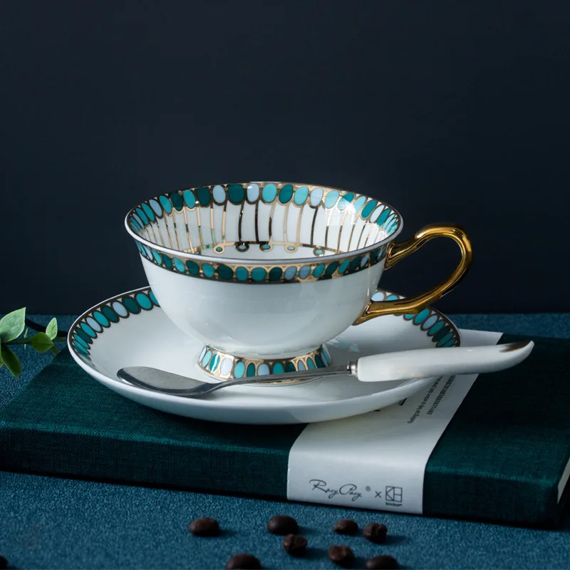 

Luxury Coffee Cup with Plate Flower Creative Espresso Mug Hand Painted Gold Bone China Afternoon Tea Tazas Coffee Mugs