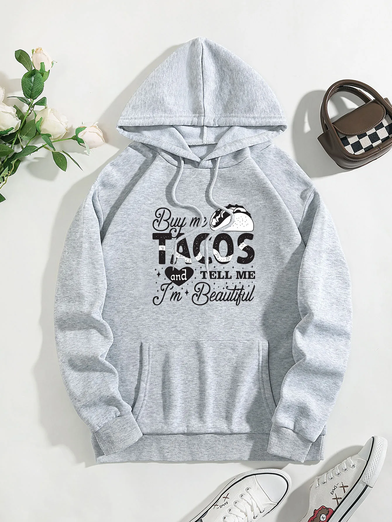 

Толстовка с капюшоном и графическим принтом для женщин