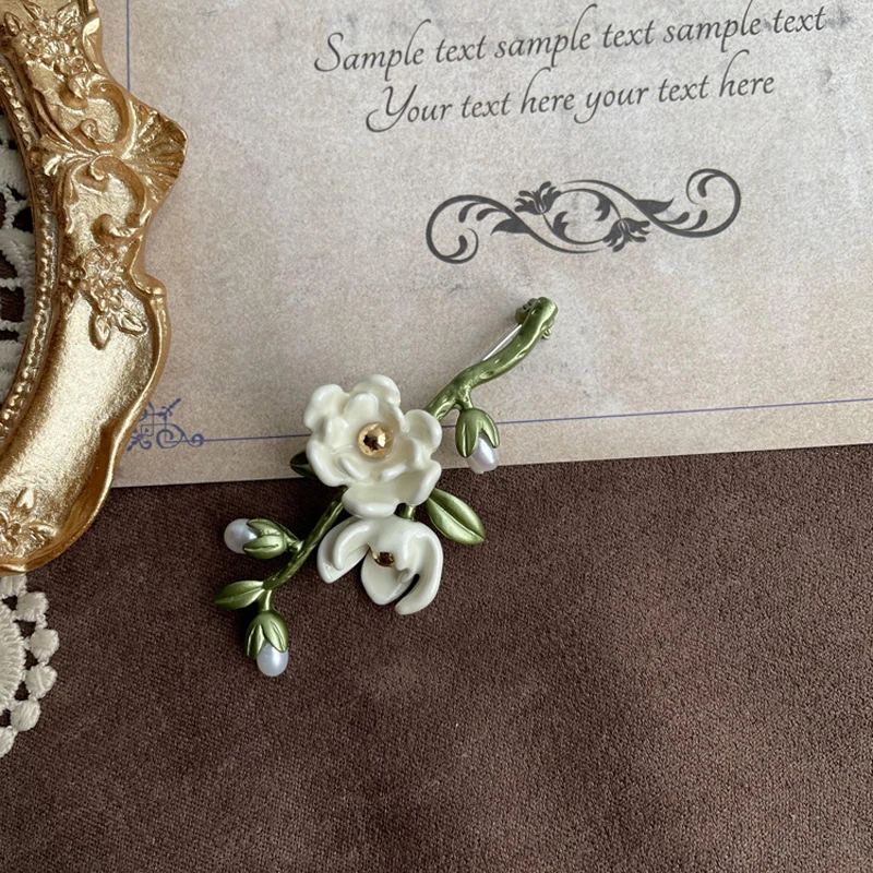 Металлическая брошь зеленый лист шмик