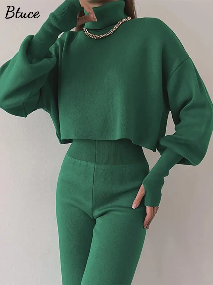 

Женский трикотажный костюм-двойка, короткий пуловер с высоким воротником и брюки с высокой талией на резинке, Осень-зима 2022