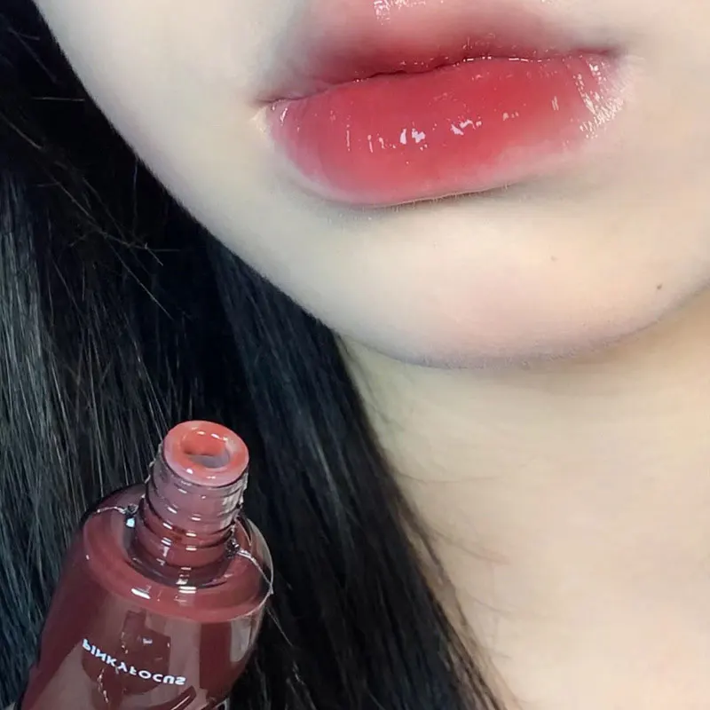 

New Black Mirror Water Lip Glaze High Gloss Moisturizing Long-lasting Lipstick Non-stick Cup Lip Gloss Makeup Tools Wholesale