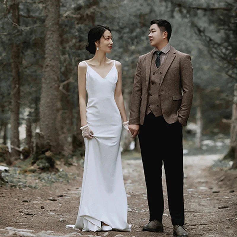 

Suspender Light Wedding Dress White Simple Sexy Backless Sen Series Travel Photo Out Dress French Satin Small Tuxedo Skirt