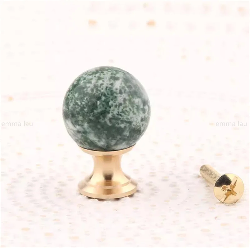 

Латунные ручки для шкафов с хрустальными шариками