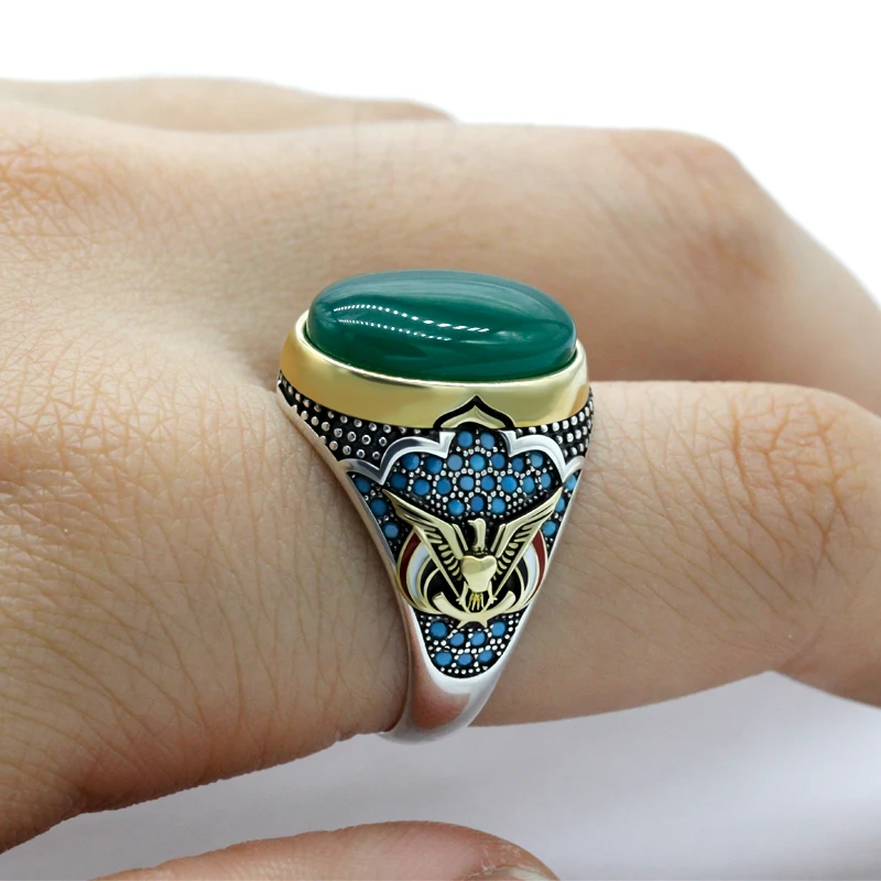 Кольцо мужское из зеленого агата с крупным натуральным камнем в стиле ретро панк из серебра 925 пробы. Мужчины No. 7-13.
