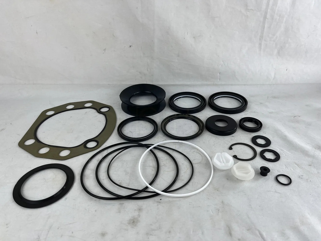 

Один комплект ремонтных комплектов 1454944 2037242 Подходит для рулевого механизма грузовика D AF CF95 CF75 CF85 XF95 XF105 1444786 JRB5002 1363860