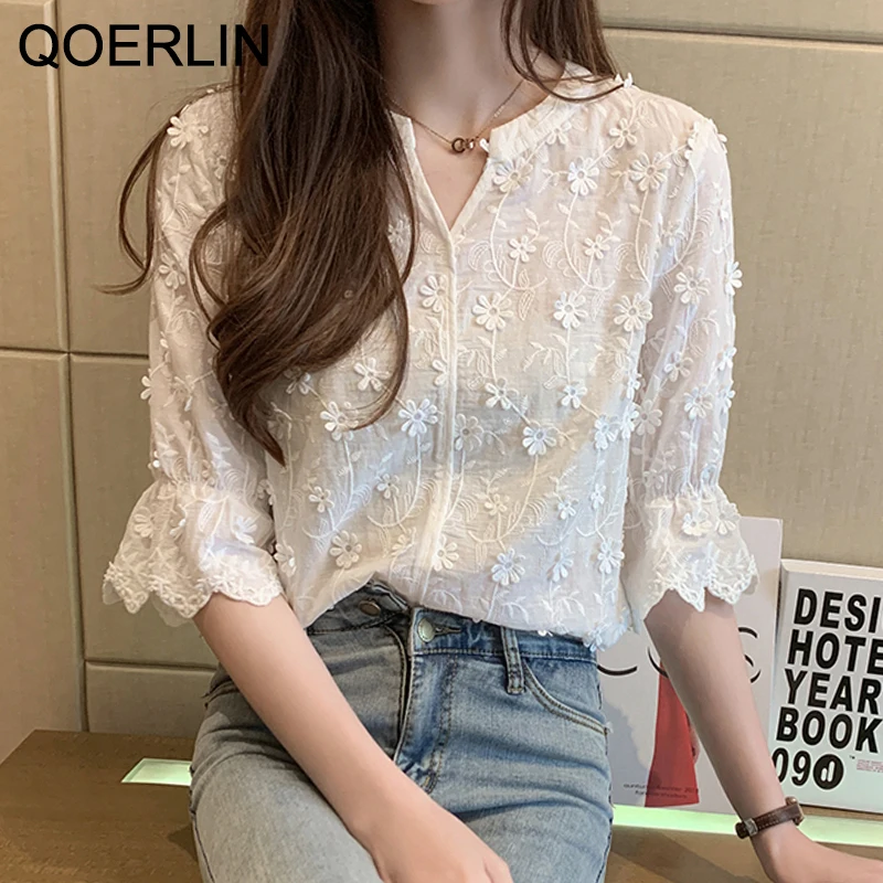 

QOERLIN 2022 элегантные блузки летняя новая стереоскопическая вышитая белая кружевная рубашка хлопковая блузка Цветочные женские рубашки с кор...