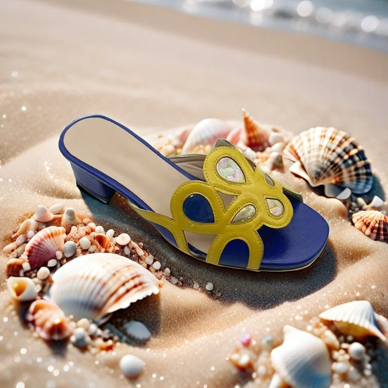 Босоножки женские на низком каблуке роскошные сандалии с украшением в виде