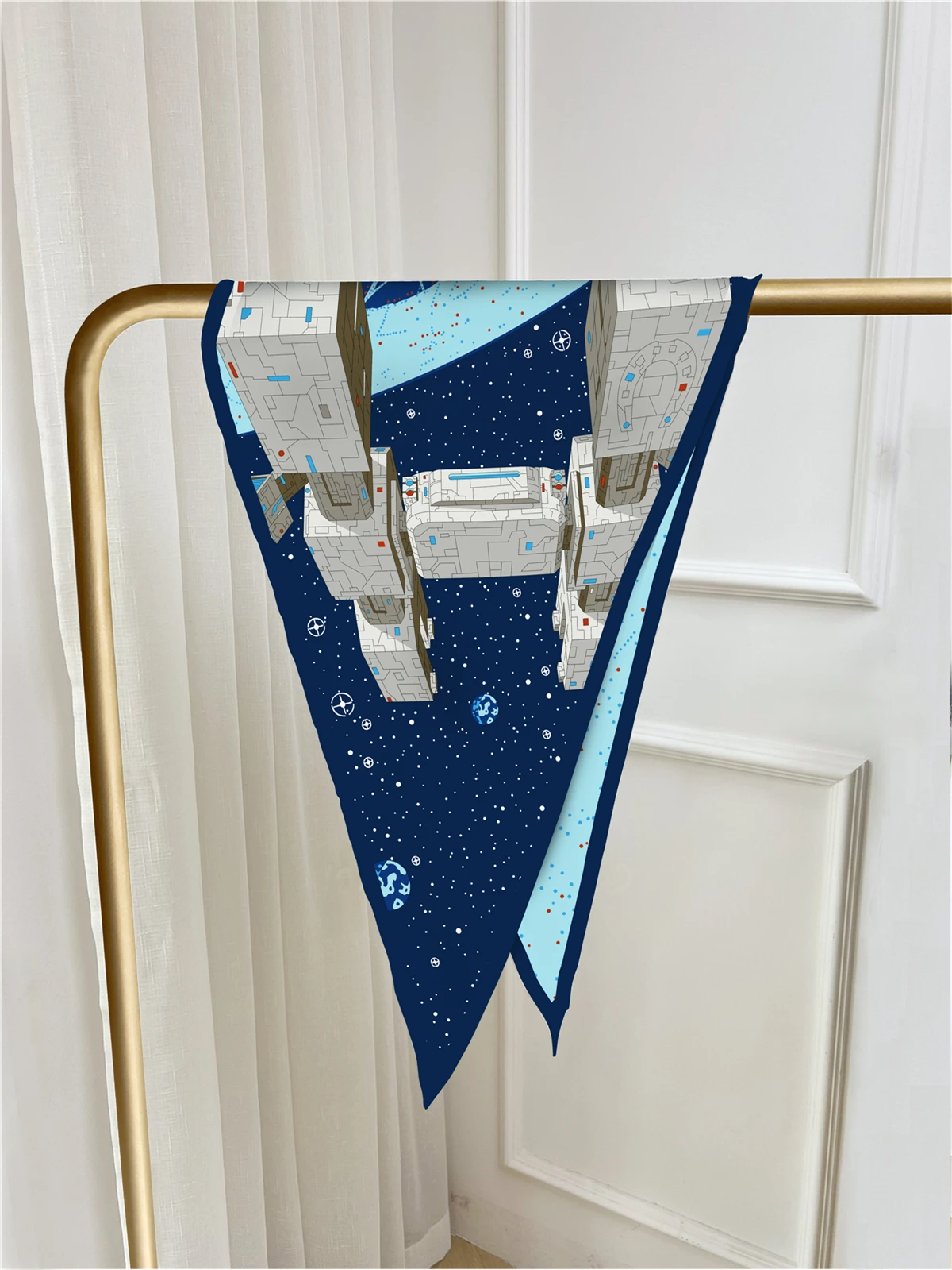 Рисунок 3 - Новая мода алмазный шарф брендовый