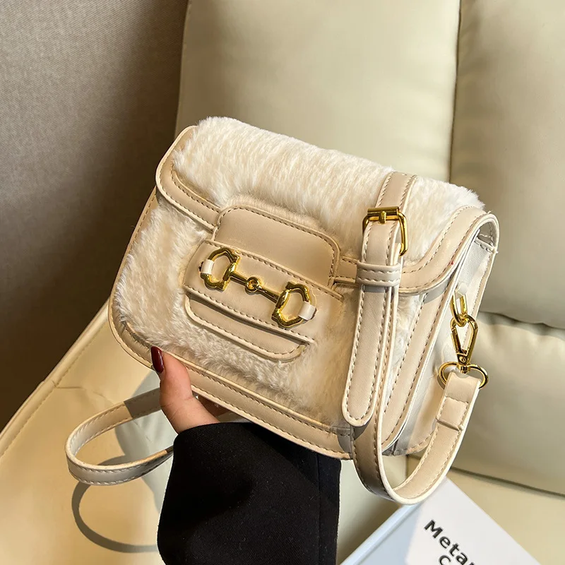 

Популярная модная плюшевая маленькая квадратная сумка, новинка 2023, меховая маленькая квадратная сумка на плечо, сумки через плечо для женщи...