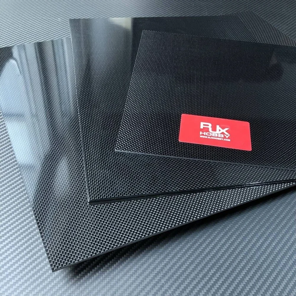 Пластина RJX из углеродного волокна 400x500 мм с матовой саржевой обшивкой глянцевая