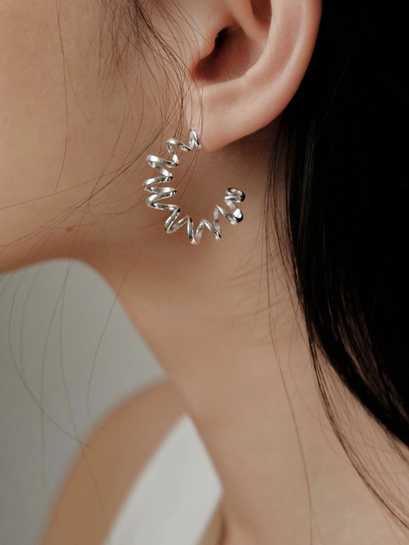 Маленькие весенние серебряные серьги с фейерверком Доступные Элегантная