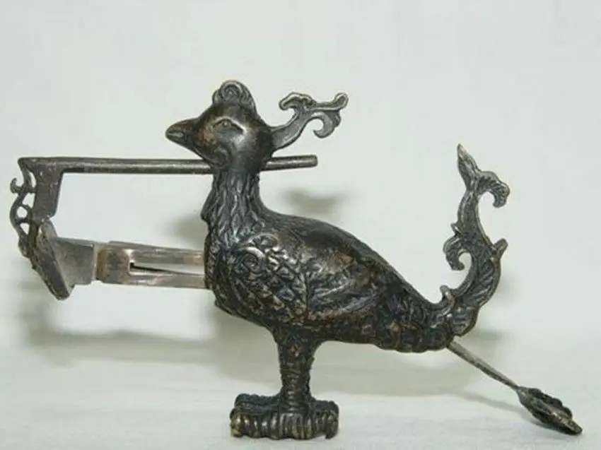 

Chinese old style Brass Carved rooster padlock lock/key